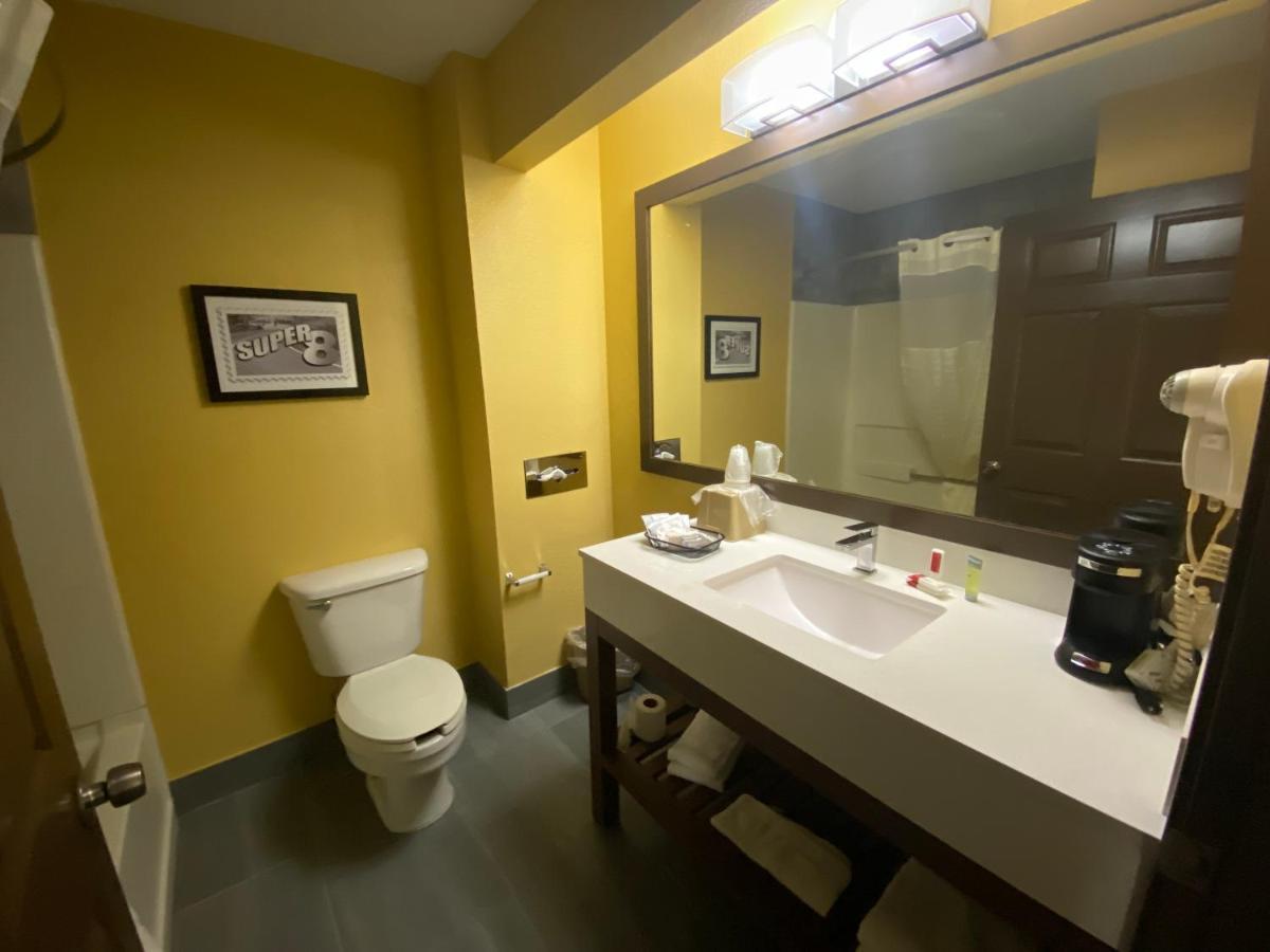 ซูเปอร์ 8 บาย วินด์แฮม โอลีฟ แบรนช์ Hotel โอลีฟแบรนช์ ภายนอก รูปภาพ