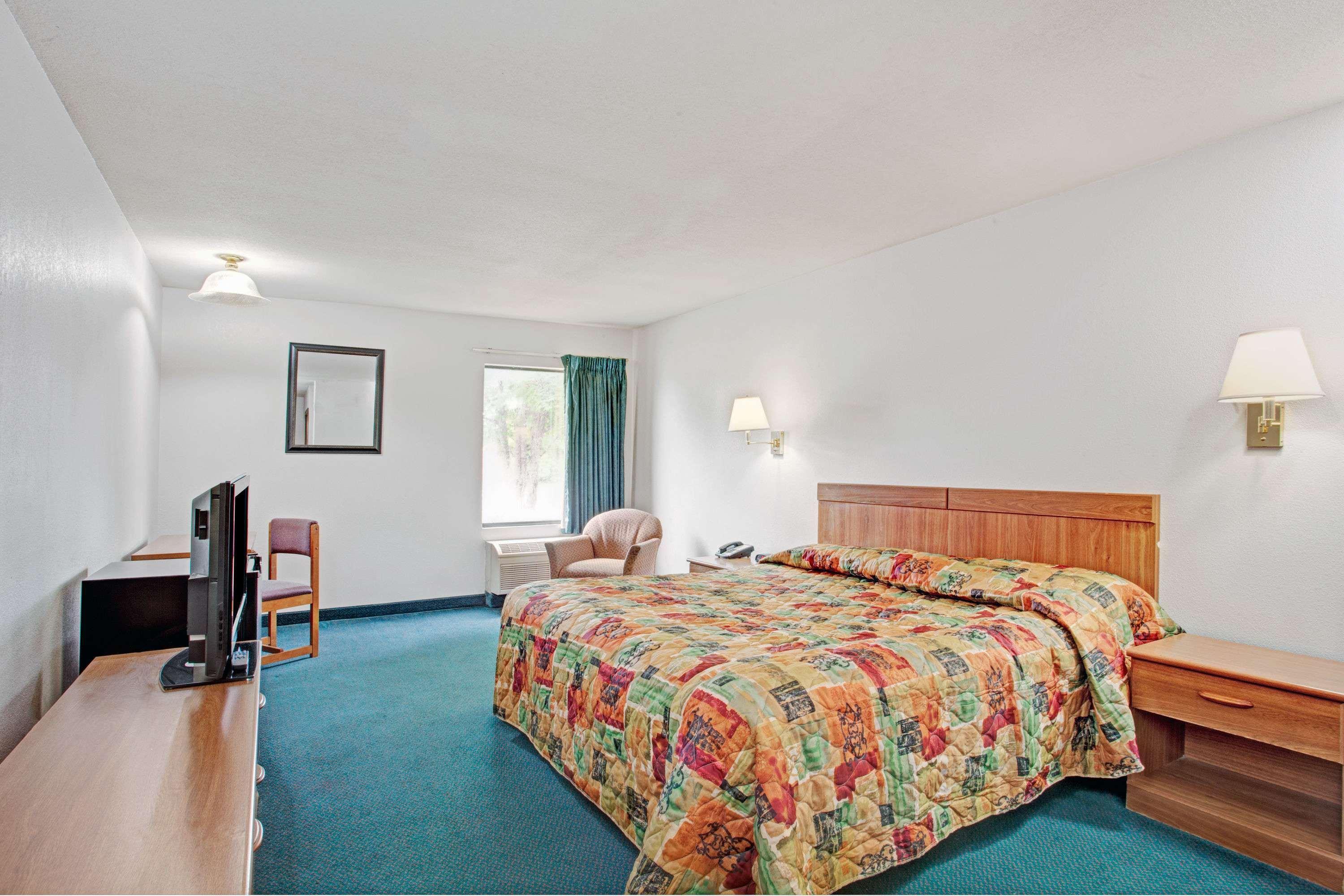 ซูเปอร์ 8 บาย วินด์แฮม โอลีฟ แบรนช์ Hotel โอลีฟแบรนช์ ภายนอก รูปภาพ