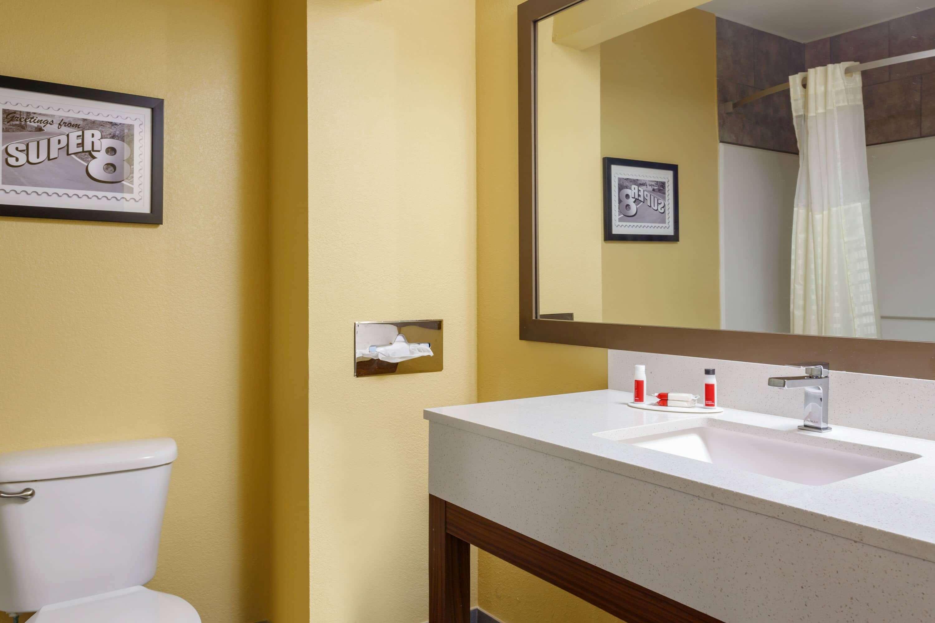 ซูเปอร์ 8 บาย วินด์แฮม โอลีฟ แบรนช์ Hotel โอลีฟแบรนช์ ภายนอก รูปภาพ