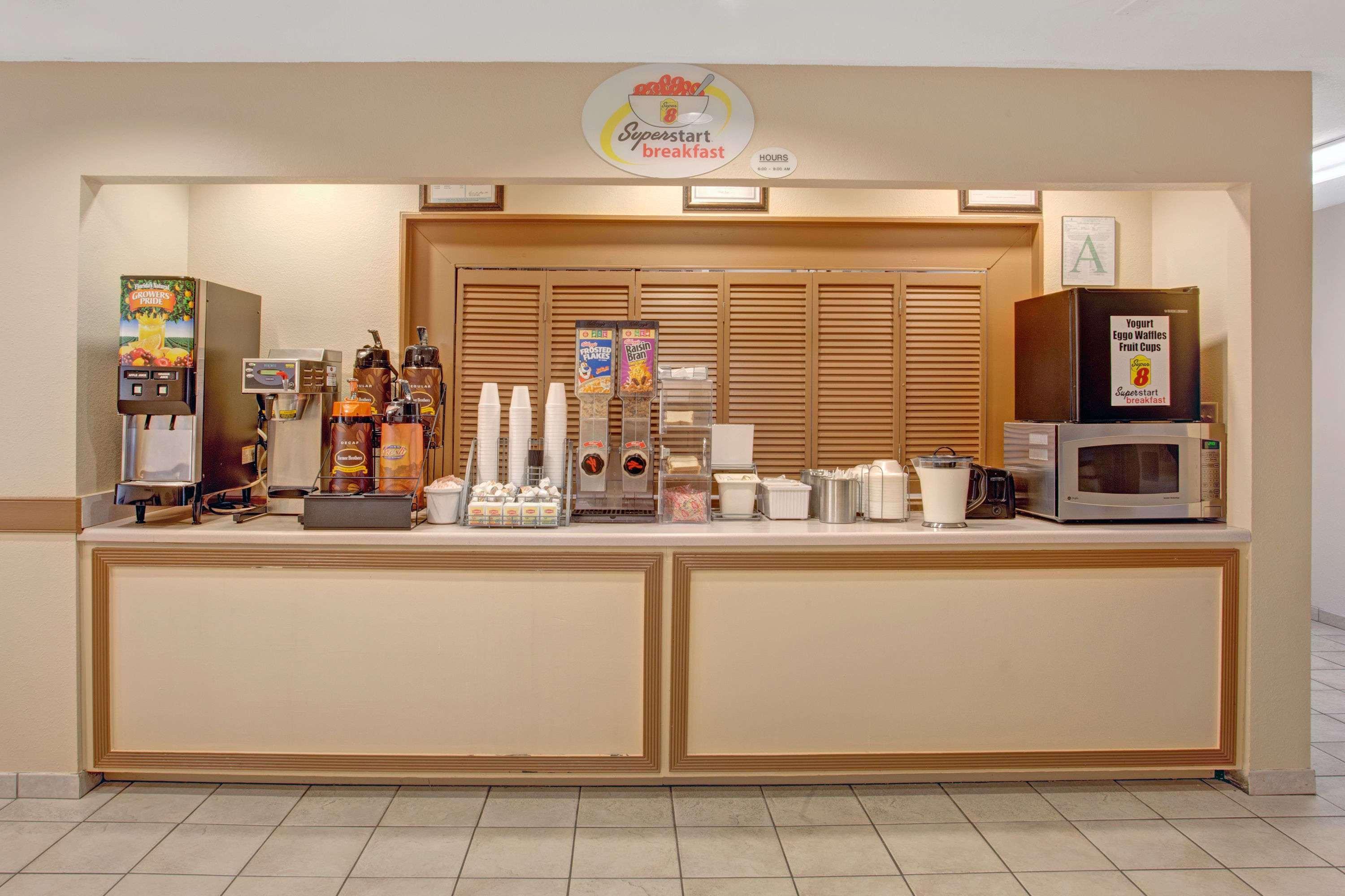 ซูเปอร์ 8 บาย วินด์แฮม โอลีฟ แบรนช์ Hotel โอลีฟแบรนช์ ภายนอก รูปภาพ