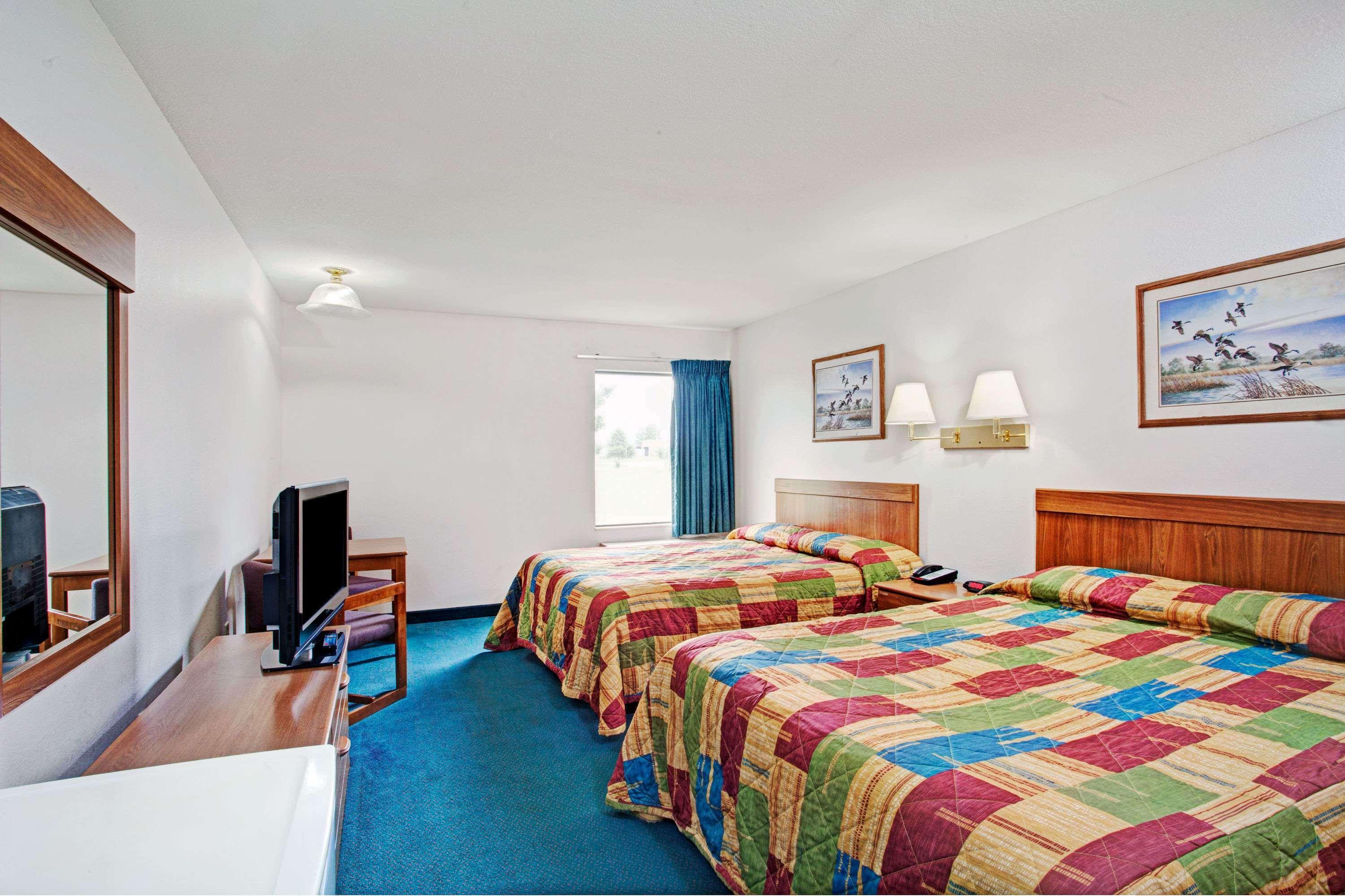 ซูเปอร์ 8 บาย วินด์แฮม โอลีฟ แบรนช์ Hotel โอลีฟแบรนช์ ภายนอก รูปภาพ